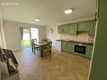 16 Derravaragh Court, Castlepollard, Castlepollard, Co. Westmeath - Image 4