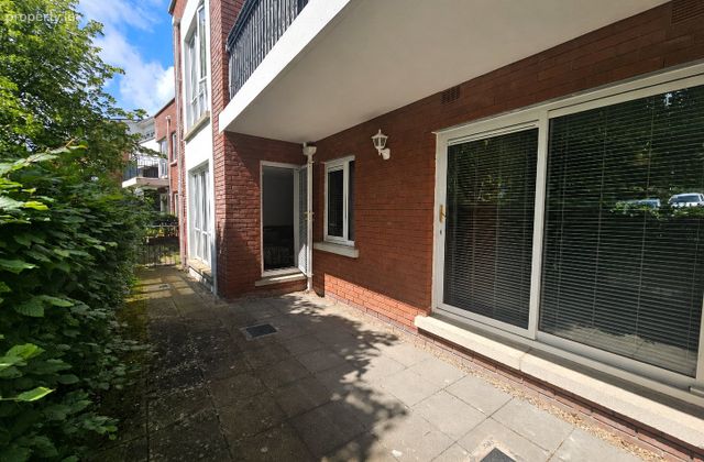 143 Bracken Hill, Blackglen Road, Dublin 18, Ballinteer, Dublin 16 - Click to view photos