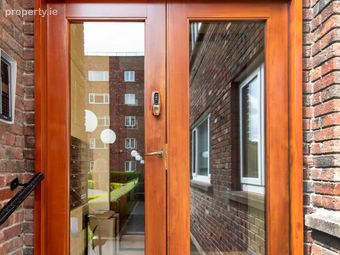 40 Court Apartment, Wilton Place, Dublin 2, Dublin 2 - Image 3