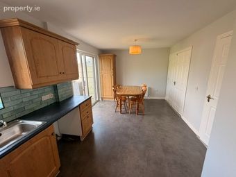 78 Manor Village, Westport Road, Castlebar, Co. Mayo - Image 5