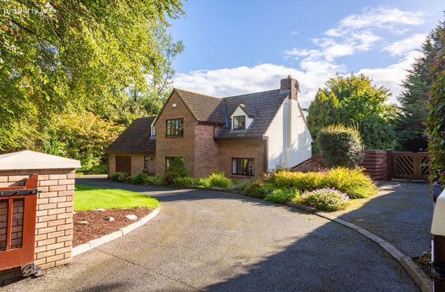 'dunard' On C. 0.76 Acre, Crosschapel, Blessington, Co. Wicklow - Click to view photos