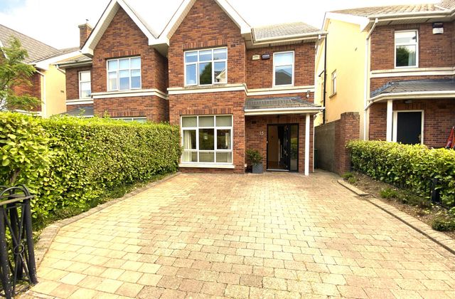 15 Ballintyre Walk, Ballinteer, Ballinteer, Dublin 16 - Click to view photos
