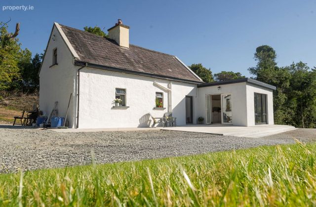Derrylough, Tuosist, Kenmare, Co. Kerry - Click to view photos