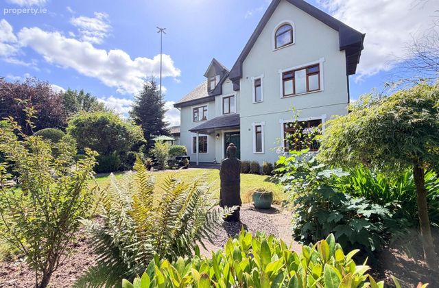 Instow, Riverbank, Douglas, Co. Cork - Click to view photos