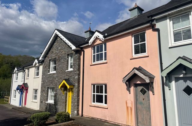 16 Dalewood, Glengarriff, Glengarriff, Co. Cork - Click to view photos