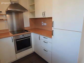 14 Grianan Fidh, Aiken's Village, Stepaside, Dublin 18 - Image 4