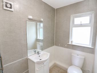 12 Pearse Square, Carrick-on-suir, Carrick-on-Suir, Co. Tipperary - Image 5