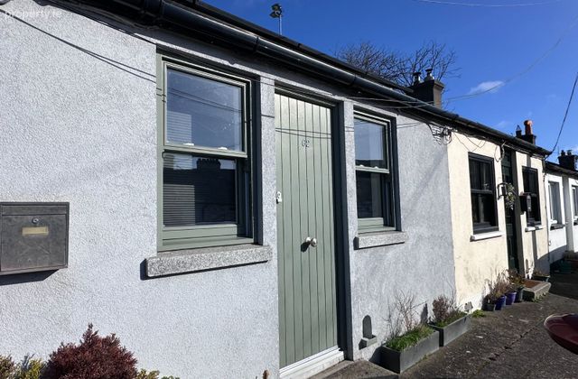 62 Kirwan Street Cottages, Dublin 7, Stoneybatter, Dublin 7 - Click to view photos