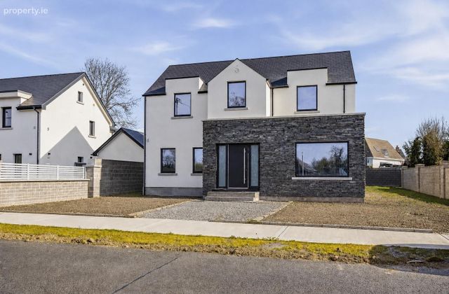 Glascarn Lane, Glascarn, Ratoath, Co. Meath - Click to view photos