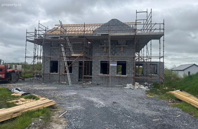 Knockroe, Kiltullagh, Galway, Attymon, Co. Galway - Click to view photos