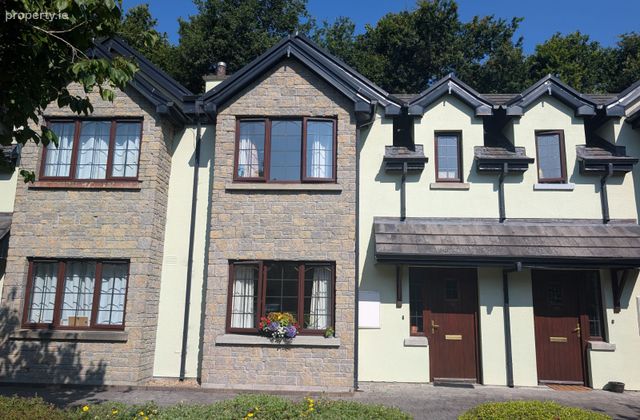 16 Mac Raghnaill Court, Lough Rinn, Gortletteragh, Co. Leitrim - Click to view photos
