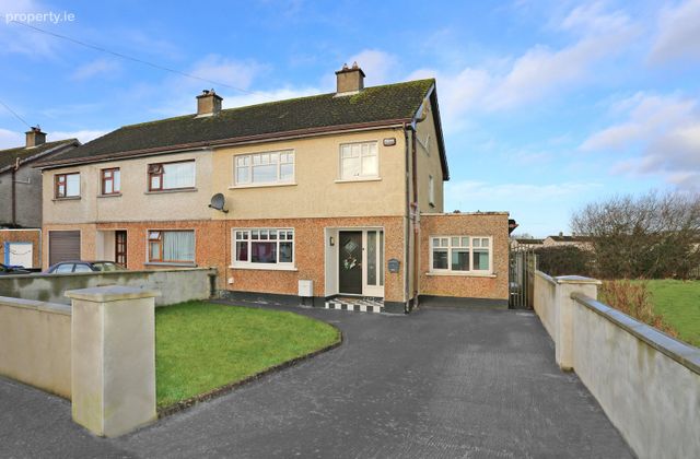 21 Lyradane Avenue, Woodview Park, Moylish, Co. Limerick - Click to view photos
