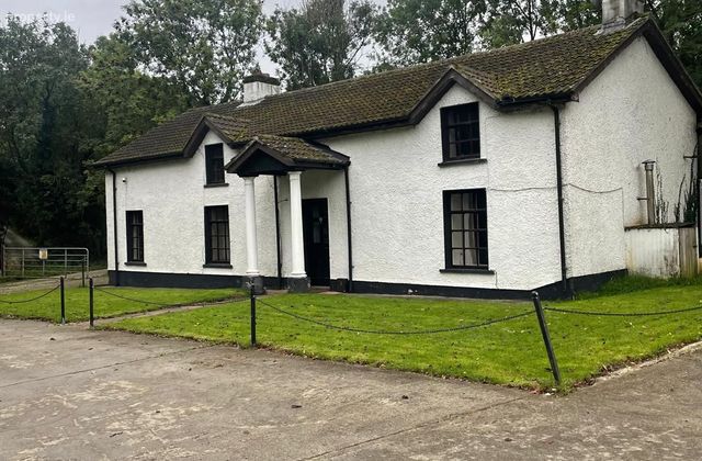 Moness, Burt, Co. Donegal, Bridgend, Co. Donegal - Click to view photos