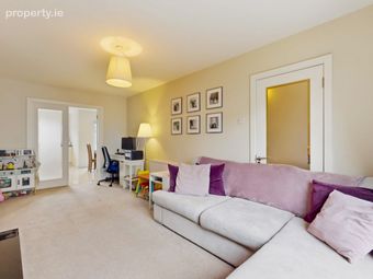 16 Marlfield Court, Kiltipper, Dublin 24 - Image 4