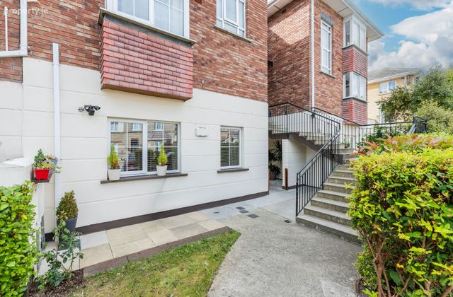142 Newhaven Bay, Balbriggan, Balbriggan, Co. Dublin - Click to view photos