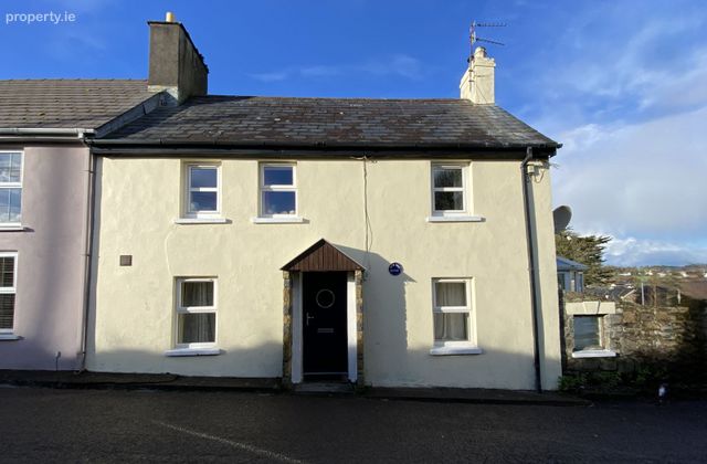 Rope Walk Cottage, Winter's Hill, Kinsale, Co. Cork - Click to view photos