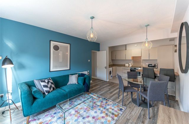 2 Bedroom Apartment, Wolfe Tone Street, Dublin 1 - Click to view photos
