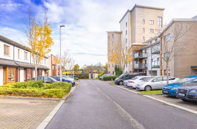 6 Hunters Hall, Hunters Place, Ballycullen, Dublin 24 - Click to view photos