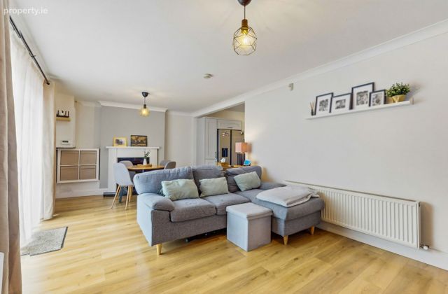 38 Holywell Crescent North, Swords, Co. Dublin - Click to view photos