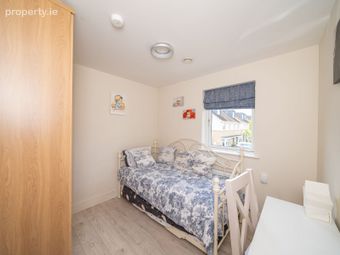 71 Diswellstown Way, Castleknock, Dublin 15 - Image 2