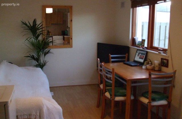 Hunters Crescent, Hunters Wood, Firhouse, Dublin 24 - Click to view photos