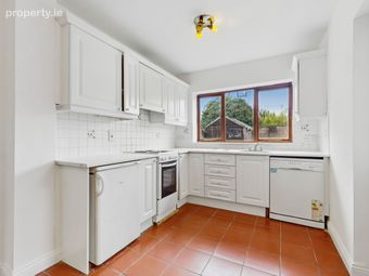 21 Bushfield Grove, Kingswood, Dublin 22 - Image 4