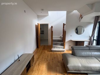16 The Courtyard, Woodville, Glanmire, Co. Cork - Image 4
