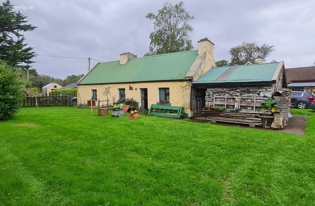 Henry's Cottage, Tullig Beg, Killorglin, Killorglin, Co. Kerry - Click to view photos