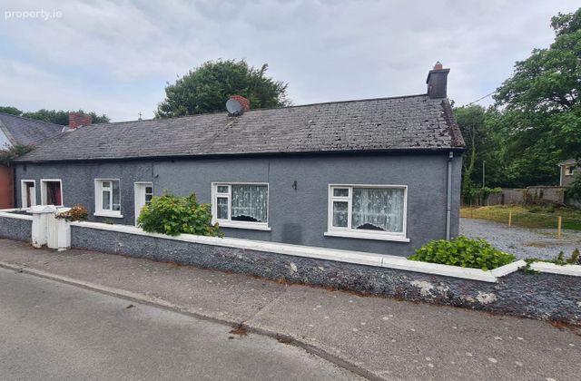 Old Post Office, Minane Bridge Village, Carrigaline, Co. Cork - Click to view photos