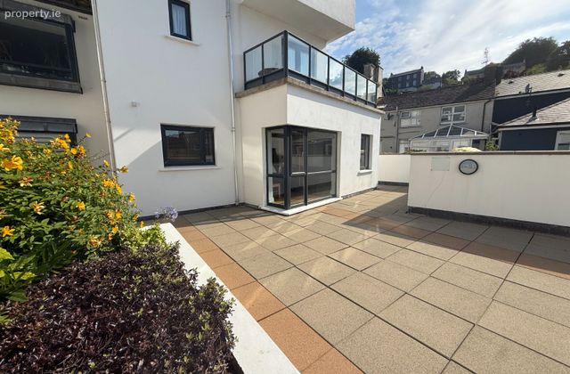 55 Shearwater, Pier Road, Kinsale, Co. Cork - Click to view photos