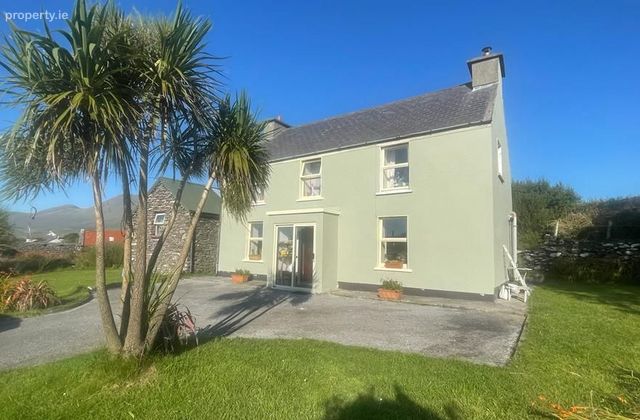 Upper Kilquane, Ballydavid, Dingle, Co. Kerry - Click to view photos