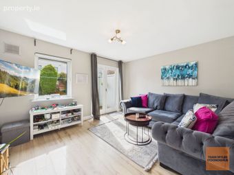 8 Fernleigh Court, Carpenterstown, Dublin 15 - Image 3