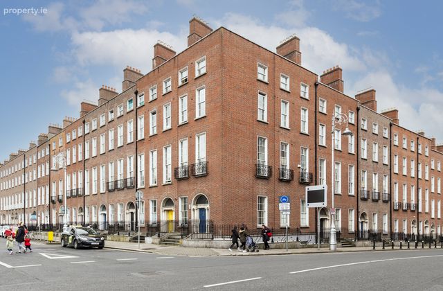 Apartment 10, 52 Mountjoy Square South, Dublin 1 - Click to view photos