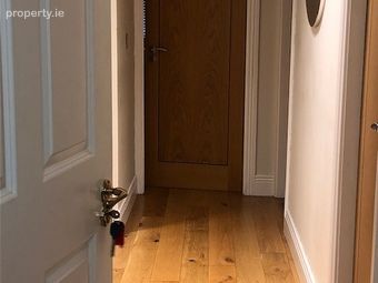 9, Pembroke Square, Grand Canal Street, Ballsbridge, Dublin 4 - Image 2