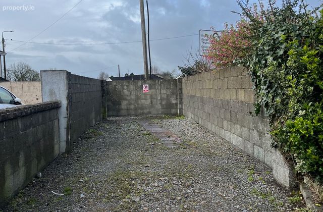 Ashe Road, Nenagh, Co. Tipperary - Click to view photos