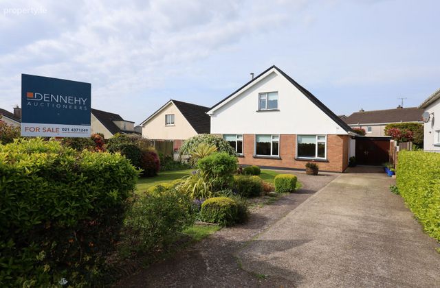 15 Hillcrest, Kilmoney Road Upper, Carrigaline, Co. Cork - Click to view photos