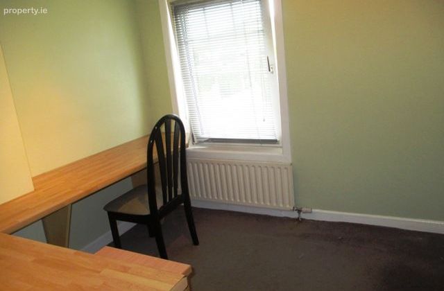 2 Station Road, Ballincollig, Co. Cork - Click to view photos