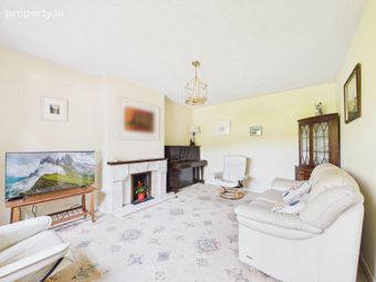28 Newlyn Vale, Rochestown, Co. Cork - Image 4