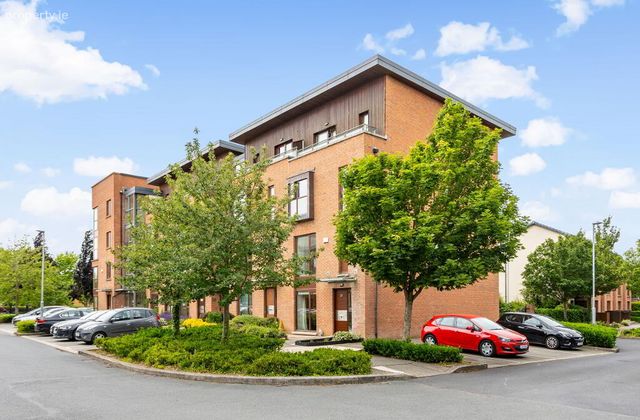 17 Castlegate Dene, Adamstown, Co. Dublin, Adamstown, Co. Dublin - Click to view photos