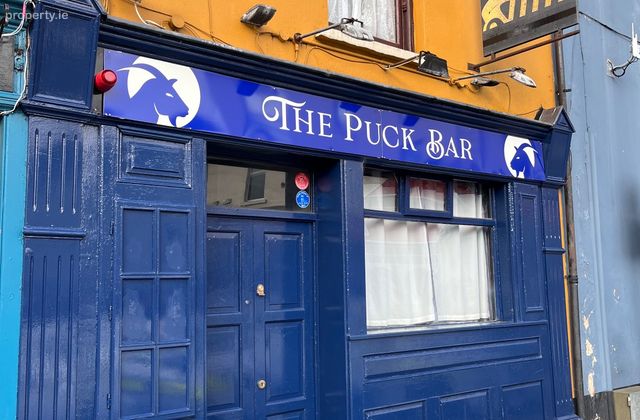 The Square, Killorglin, Co. Kerry - Click to view photos