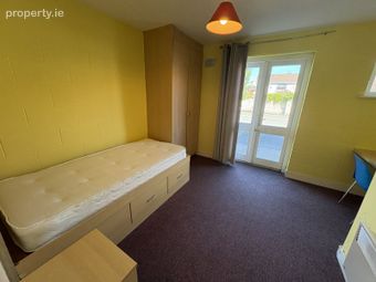 Apartment 38, Cratloe Wood Student Village, Caherdavin, Co. Limerick - Image 4