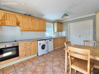 12 Rosskeen, Larchfield Court, Kilkenny, Co. Kilkenny - Image 3