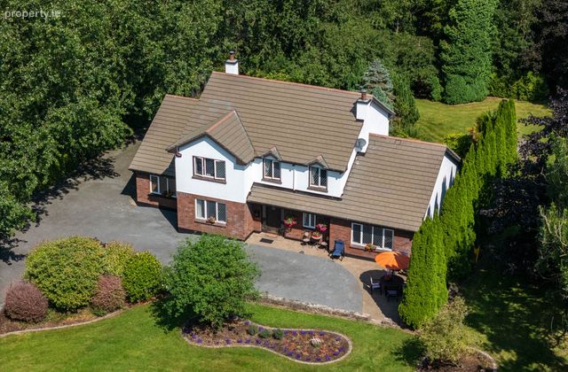 Tur Lacken, Ballynabucky, Kilcolgan, Co. Galway, Kilcolgan, Co. Galway - Click to view photos
