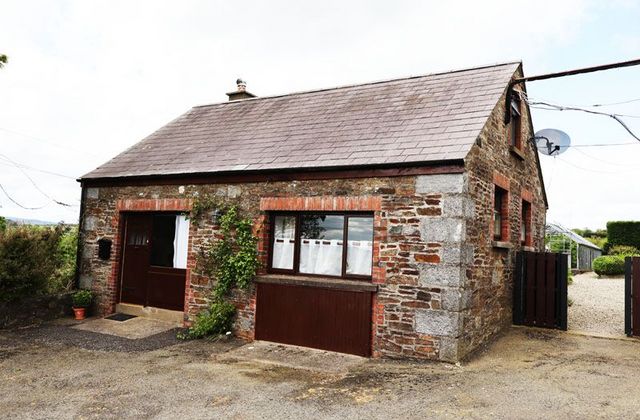 Tara House, Kilpoole Hill, Blainroe, Co. Wicklow - Click to view photos
