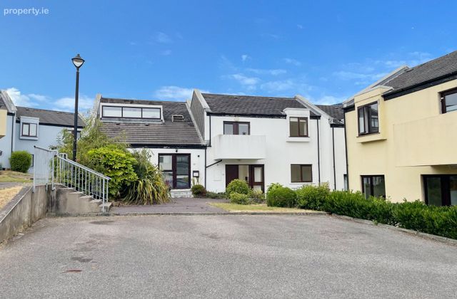 17 Carleton Village, Golf Links Road, Youghal, Co. Cork - Click to view photos