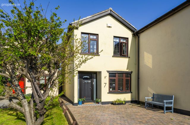 7 Yellow Meadows Lawn, Clondalkin, Dublin 22, Clondalkin, Dublin 22 - Click to view photos