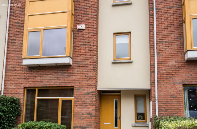 Court View, Rathborne Avenue, Ashtown, Dublin 15 - Click to view photos