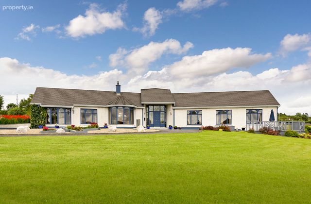 Campbell Court, Cairns Hill, Carraroe, Co. Sligo - Click to view photos