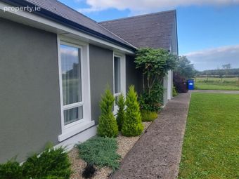 9 Lisacul Manor, Lisacul, Castlerea, Co. Roscommon - Image 2