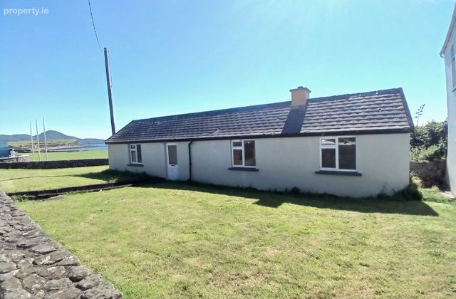 Sea View Cottage, Main Street, Waterville, Co. Kerry - Click to view photos